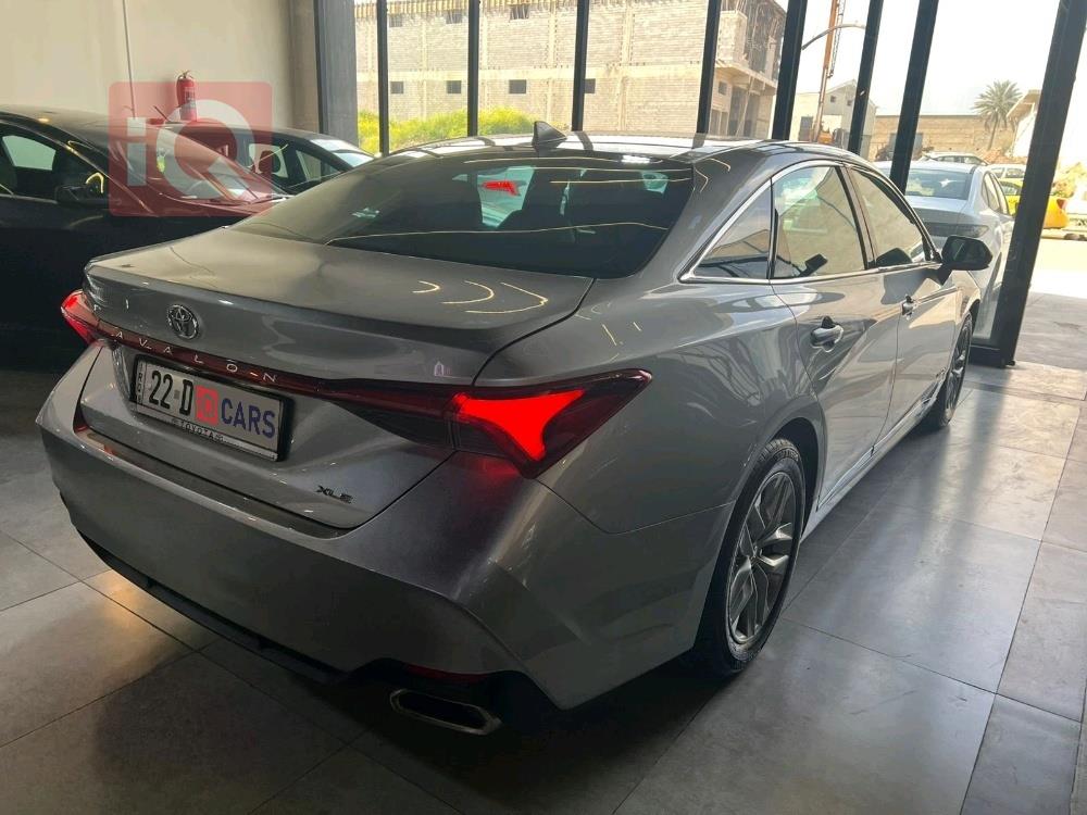 تويوتا أفالون